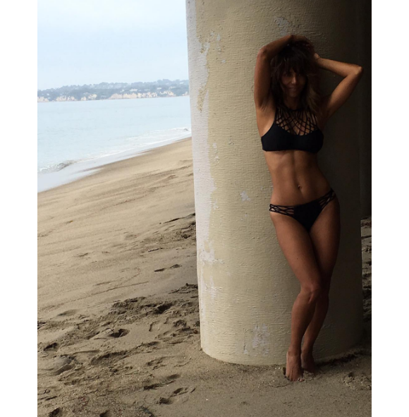 Halle Berry pose en bikini - août 2016
