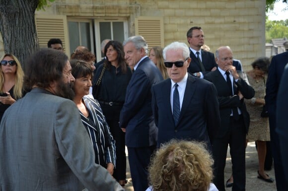 Marek Halter, Emmanuelle Alt, Sidney Toledano, Lionel Jospin lors des obsèques de Sonia Rykiel au cimetière de Montparnasse à Paris, le 1er septembre 2016.