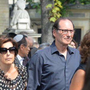 Ruth Elkrief lors des obsèques de Sonia Rykiel au cimetière de Montparnasse à Paris, le 1er septembre 2016.