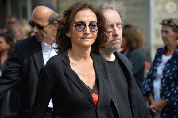 Nathalie Rykiel (fille de Sonia Rykiel), son frère Jean-Philippe Rykiel lors des obsèques de Sonia Rykiel au cimetière de Montparnasse à Paris, le 1er septembre 2016.
