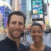 Grégory Bourdy et sa compagne Annabelle Savignan sur Times Square à New York en juin 2016, photo Twitter. Le couple a prévu de célébrer son mariage en septembre 2016.