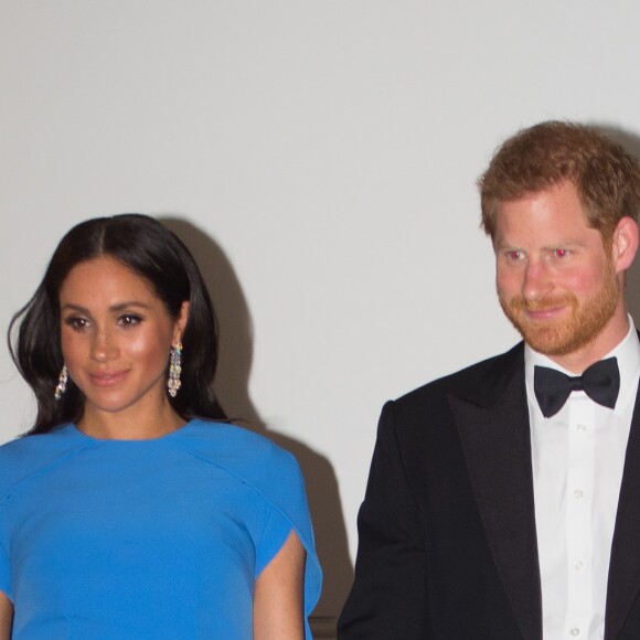 Le prince Harry, duc de Sussex, et Meghan Markle, duchesse de Sussex (enceinte) arrivent au dîner d'Etat donné en leur honneur à Suva, Îles Fidji le 23 octobre 2018.  23 October 2018. Meghan, Duchess of Sussex attends the State dinner on October 23, 2018 in Suva, Fiji. The Duke and Duchess of Sussex are on their official 16-day Autumn tour visiting cities in Australia, Fiji, Tonga and New Zealand23/10/2018 - Suva