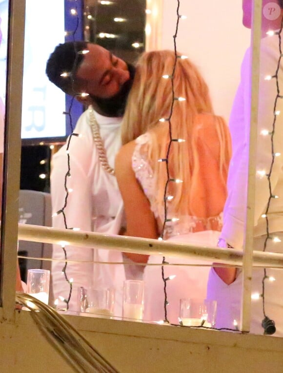 Exclusif - Khloé Kardashian et son compagnon James Harden à l'Anniversaire du joueur de basket de l'équipe de la NBA sur le bateau Hornblower à Marina del Rey, le 25 août 2015.