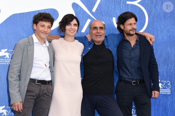 Zaccaria Zanghellini, Claudia Potenza, Le réalisateur Amir Naderi et Andrea Sartoretti lors du photocall du film "Monte" au 73e festival du film de Venise, la Mostra le 5 septembre 2016.