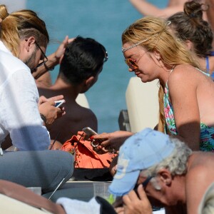 Lindsay Lohan et Dennis Papageorgiou à la plage Kalo Livadi à Mykonos, le 31 août 2016