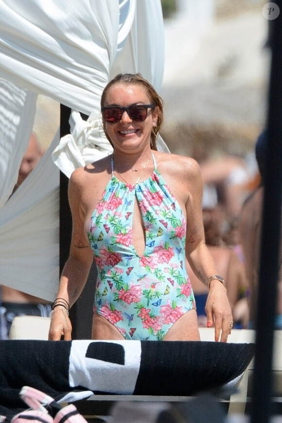 Lindsay Lohan à la plage Kalo Livadi à Mykonos, le 31 août 2016