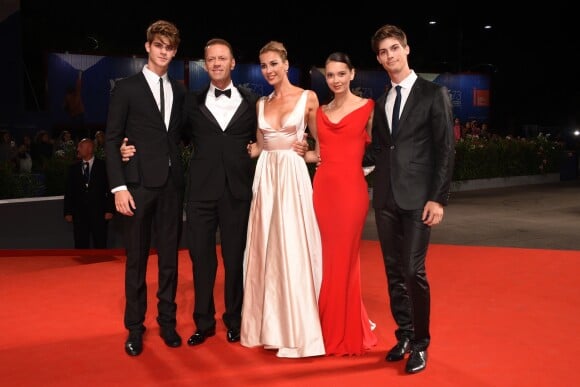 Rocco Siffredi entouré de sa femme Rosa Caracciolo, leurs fils Leonardo et Lorenzo Tano, Laura Medcalf - Tapis rouge du film "Rocco" lors du 73e Festival du Film de Venise, la Mostra. Le 5 septembre 2016