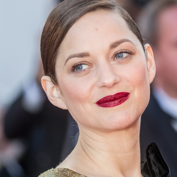 Marion Cotillard - Montée des marches du film "Mal de pierres" lors du 69e Festival International du Film de Cannes. Le 15 mai 2016. © Borde-Jacovides-Moreau/Bestimage