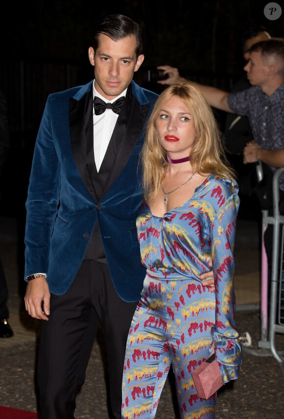 Mark Ronson et sa femme Josephine de La Baume à la soirée GQ Men of the Year Awards à The Tate Modern à Londres, le 6 septembre 2016