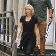 Taylor Swift se promène, accompagnée de ses gardes du corps, dans les rues de New York, le 7 septembre 2016