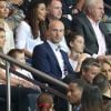 Thierry Omeyer et sa femme Laurence avec leurs enfants Manon et Loris, autour d'eux les soeurs Hédia et Karima Charni, Luis Fernandez, Cécile de Ménibus et son compagnon Thierry, lors du match de Ligue 1 PSG - AS Saint-Etienne au Parc des Princes à Paris, le 9 septembre 2016. © Cyril Moreau/Bestimage