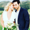 Anna Camp et Skylar Astin lors de leur mariage le 10 septembre 2016
