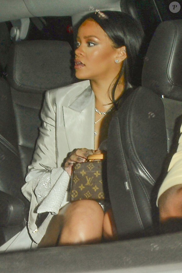 Rihanna arrive au Staples Center à Los Angeles, pour le concert des rappeurs Drake et Future. Le 10 septembre 2016.