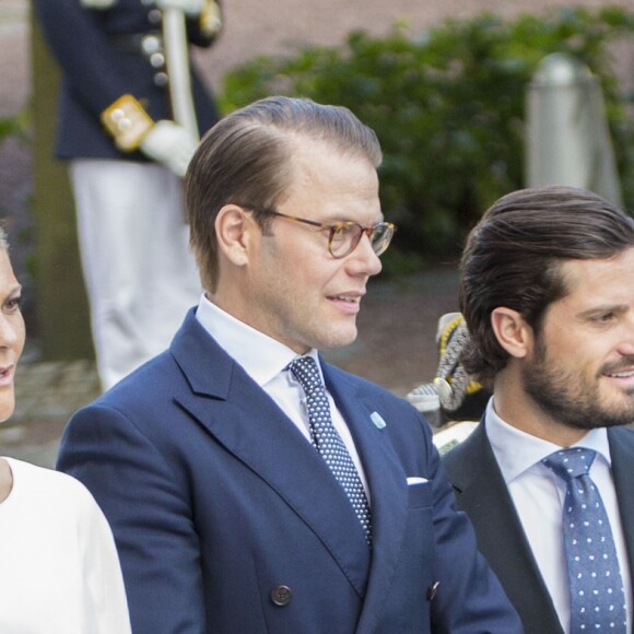 La princesse Victoria de Suède, le prince Daniel, le prince Carl Philip et la princesse Sofia arriavnt le 13 septembre 2016 à la cérémonie d'inauguration du Parlement pour l'exercice 2016-2017, au Riksdagshuset à Stockholm.
