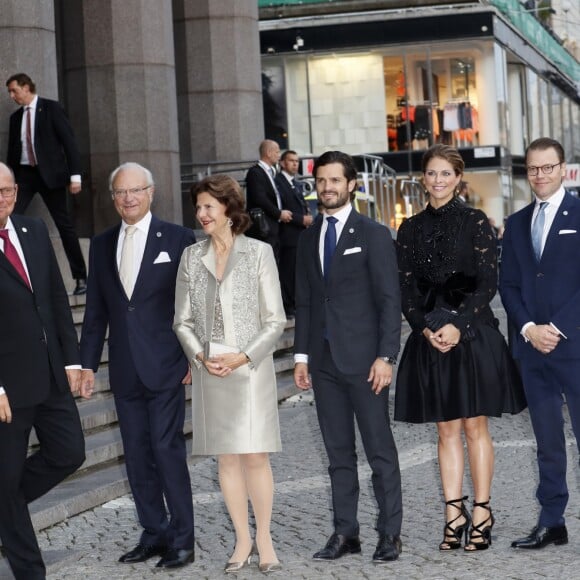 Urban Ahlin, le roi Carl XVI Gustaf de Suède, la reine Silvia, le prince Carl Philip, la princesse Madeleine et le prince Daniel ont assisté dans la soirée du 13 septembre 2016 à un concert de l'Orchestre philharmonique royal suédois à la suite de l'inauguration du Parlement, à Stockholm.