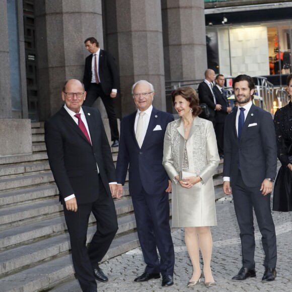 Urban Ahlin, le roi Carl XVI Gustaf de Suède, la reine Silvia, le prince Carl Philip, la princesse Madeleine et le prince Daniel ont assisté dans la soirée du 13 septembre 2016 à un concert de l'Orchestre philharmonique royal suédois à la suite de l'inauguration du Parlement, à Stockholm.