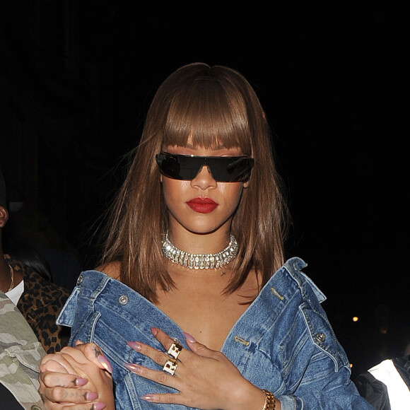 Rihanna  à la sortie du Tape Nightclub à Londres le 20 aout 2016
