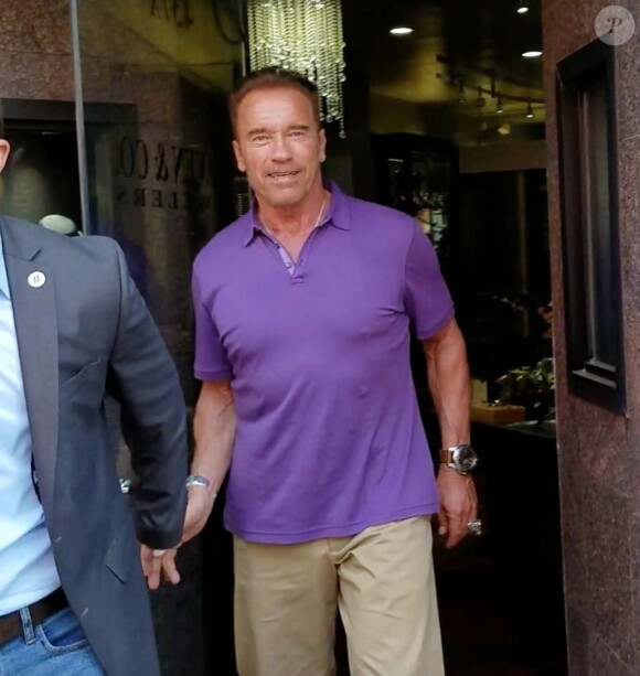 Arnold Schwarzenegger fait du shopping dans les rues de Beverly Hills, le 25 août 2016