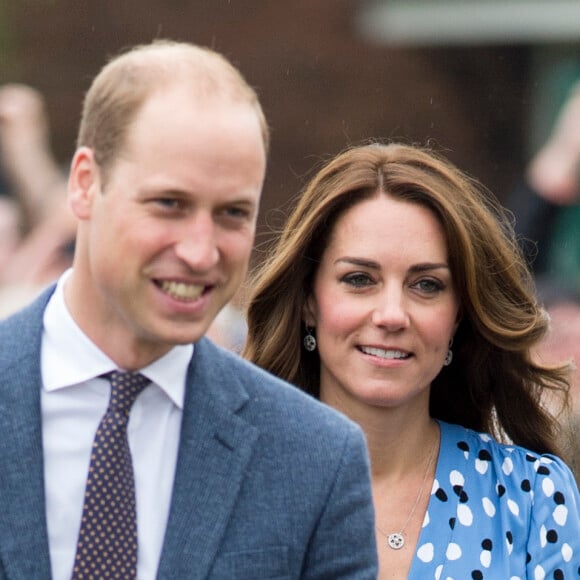 Kate Middleton et le prince William étaient en visite à la Stewards Academy à Harlow, dans l'Essex, le 16 september 2016 pour continuer de soutenir la campagne Heads Together en faveur du bien-être mental des jeunes.