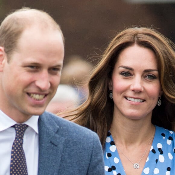 Kate Middleton et le prince William étaient en visite à la Stewards Academy à Harlow, dans l'Essex, le 16 september 2016 pour continuer de soutenir la campagne Heads Together en faveur du bien-être mental des jeunes.