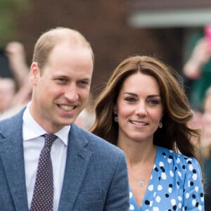 Kate Middleton et le prince William étaient en visite à la Stewards Academy à Harlow, dans l'Essex, le 16 september 2016 pour continuer de soutenir la campagne Heads Together en faveur du bien-être mental des jeunes.