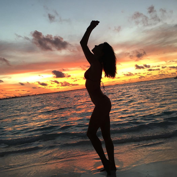 Photo d'Alessandra Ambrosio aux Maldives. Septembre 2016.