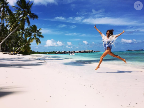 Photo d'Alessandra Ambrosio aux Maldives. Septembre 2016.