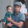 Justin Timberlake et sa femme Jessica Biel sortent de chez eux avec leur fils Silas Randall Timberlake à Los Angeles, Californie, Etats-Unis, le 6 août 2016.