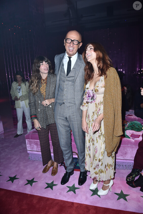 Lou Doillon, Marco Bizzarri et Miriam Leone au défilé Gucci à Milan, le 21 septembre 2016.