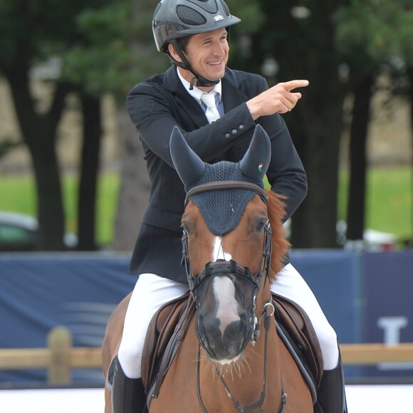 Guillaume Canet sur Pomme du Valon 83 - Longines Paris Eiffel Jumping au Bois de Boulogne à la plaine de Jeux de Bagatelle à Paris, le 1er juillet 2016. © Borde/Veeren/Bestimage