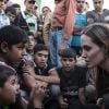 Angelina Jolie dans un camp de réfugiés syriens en juin 2013.