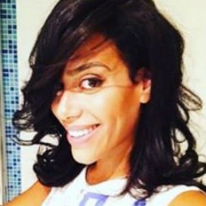 Amel Bent dévoile sa nouvelle coupe sur Instagram le 25 septembre 2016