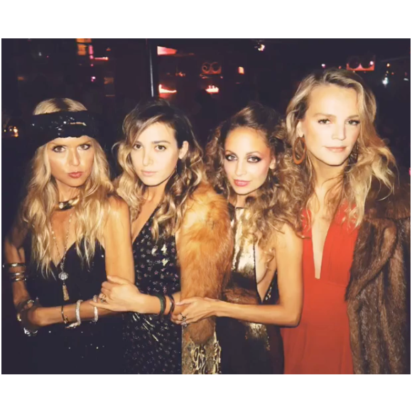 Nicole Richie fête ses 35 ans entourée de tous ses célèbres amis dont la styliste Rachel Zoe lors d'une soirée disco à l'hôtel The Standard. Image extraite d'une vidéo publiée sur Instagram le 25 septembre 2016