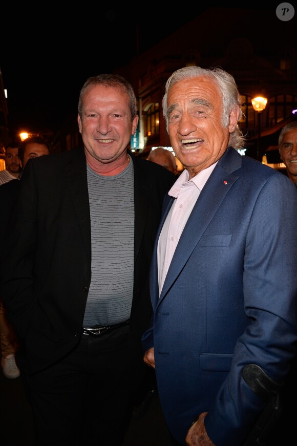 Rolland Courbis et Jean-Paul Belmondo à la seconde édition des "Trophées du bien être" organisée au théâtre de la Gaîté-Montparnasse à Paris le 26 septembre 2016 @Coadic Guirec