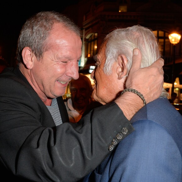 Rolland Courbis et Jean-Paul Belmondo - Seconde édition des "Trophées du bien être" au profit de la célèbre fondation "La Maison de Solenn - Maison des adolescents de Cochin (AP-HP)" au théâtre de la Gaîté-Montparnasse à Paris, France, le 26 septembre 2016. © Coadic Guirec/Bestimage26/09/2016 - Paris