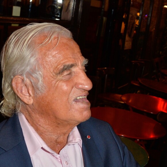 Jean-Paul Belmondo et Francis Perrin - Seconde édition des "Trophées du bien être" au profit de la célèbre fondation "La Maison de Solenn - Maison des adolescents de Cochin (AP-HP)" au théâtre de la Gaîté-Montparnasse à Paris, France, le 26 septembre 2016. © Coadic Guirec/Bestimage26/09/2016 - Paris