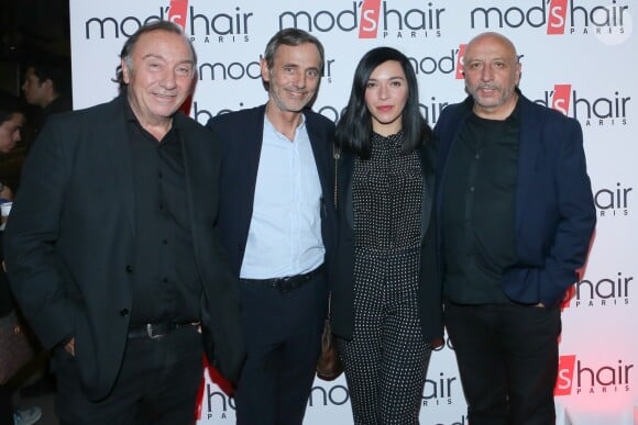 Exclusif - Guillaume Bérard (cofondateur de Mod's Hair), Alain Viot (président de Mod's Hair), Sylvie Hoarau (du groupe Brigitte) et Guillaume Bérard (cofondateur de Mod's Hair) - Inauguration du nouveau salon de coiffure "Studio" de Mod's Hair" à Paris, le 26 septembre 2016. © CVS/Bestimage