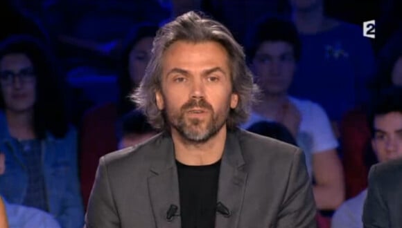 Aymeric Caron, au moment de ses adieux à On n'est pas couché, le samedi 27 juin 2015 sur France 2.