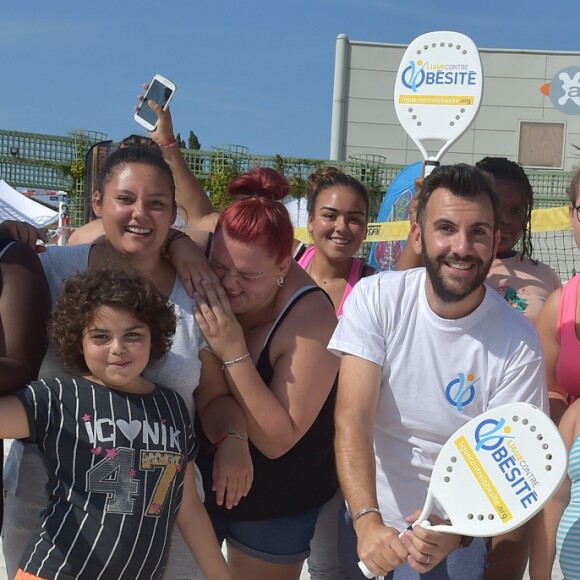 Exclusif - Laurent Ournac rencontre les enfants du centre Les Ecureuils d'Antrenas lors de la journée de la Ligue Contre l'Obésité à l'Odysseum de Montpellier. Le 11 septembre 2016 © Giancarlo Gorassini / Bestimage