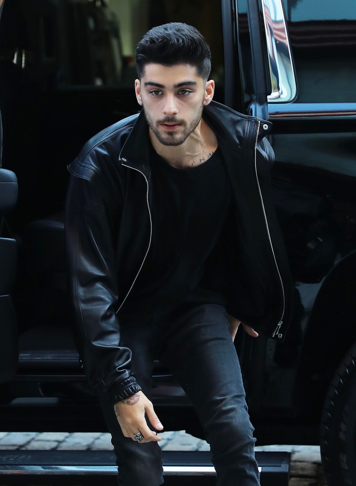 Vidéo Zayn Malik Dans Les Rues De New York Le 13 Septembre 2016 Purepeople 