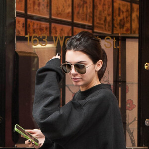 Kendall Jenner se rend chez West 4 Tatoo à West Village à New York le 29 septembre 2016.