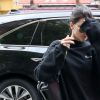 Kendall Jenner se balade dans les rues de New York. Elle se cache des photographes. Le 29 septembre 2016