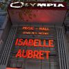Semi-exclusif - - Arrivées des people pour les adieux de la chanteuse Isabelle Aubret sur la scène de l'Olympia à Paris le 3 octobre 2016. © Coadic Guirec/Bestimage03/10/2016 - 