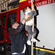Exclusif - Natasha St-Pier, son mari Grégory Quillacq et leur fils Bixente soutiennent l'association "Petit Coeur de Beurre" lors du week-end de la Cardiopathie Congénitale à la caserne des pompiers de Malar, dans le 7e arrondissement de Paris, le 1er octobre 2016.