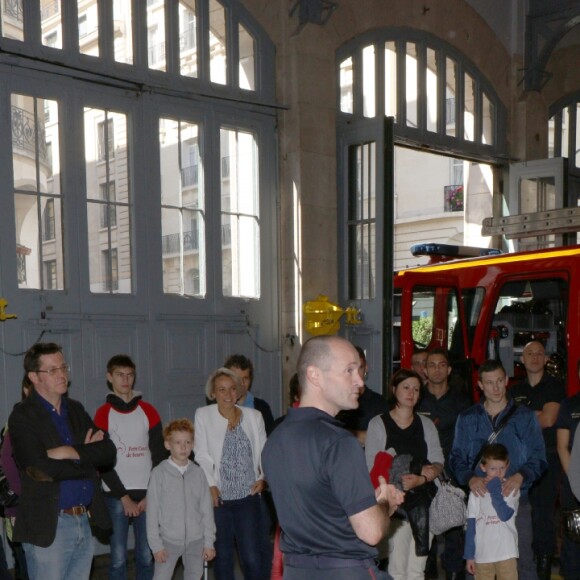 Exclusif - Natasha St-Pier, son mari Grégory Quillacq et leur fils Bixente soutiennent l'association "Petit Coeur de Beurre" lors du week-end de la Cardiopathie Congénitale à la caserne des pompiers de Malar, dans le 7e arrondissement de Paris, le 1er octobre 2016.