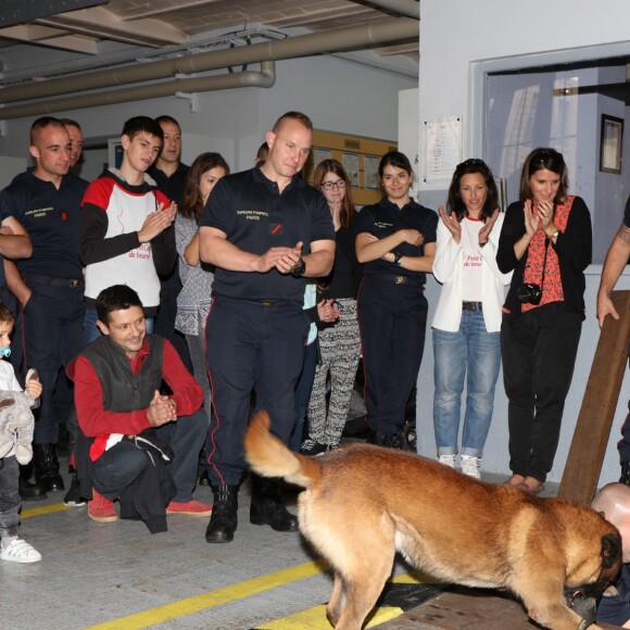 Exclusif - Natasha St-Pier, son mari Grégory Quillacq et leur fils Bixente soutiennent l'association "Petit Coeur de Beurre" lors du week-end de la Cardiopathie Congénitale à la caserne des pompiers de Malar, dans le 7e arrondissement de Paris, le 1er octobre 2016.