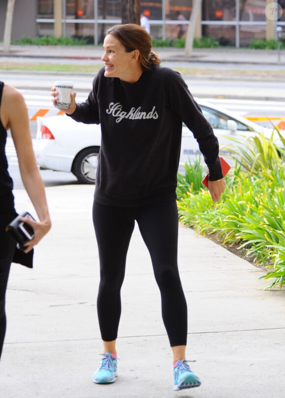 Jennifer Garner et une amie à la sortie de son cours de gym à Los Angeles, le 2 octobre 2016