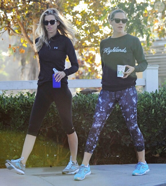 Jennifer Garner à la sortie de son cours de gym à Los Angeles. Les 2 amies sont ensuite allées prendre un café. Le 1er octobre 2016