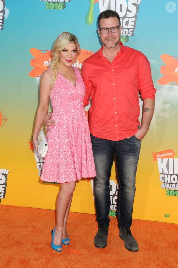 Tori Spelling, Dean McDermott - People à la soirée "Kids' Choice Awards" au Forum à Inglewood. Le 12 mars 2016