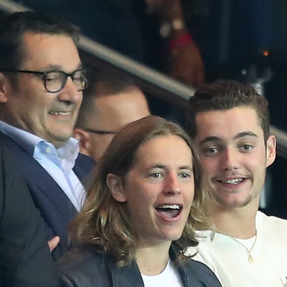 Pierre Sarkozy et Louis Sarkozy, Matt Pokora (M. Pokora) - People au match de Ligue des champions Psg contre Arsenal au Parc des Princes à Paris le 13 septembre 2016. © Cyril Moreau/Bestimage